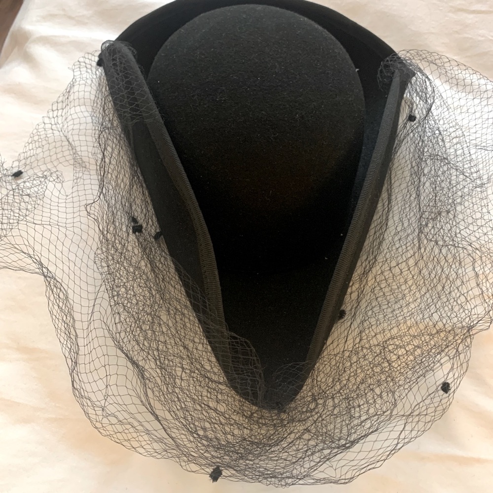 Tricorn Venetian lady’s hat with veil , for carnival , black , Venice anyone ?